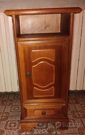 Mobiletto in legno