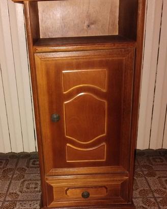 Mobiletto in legno