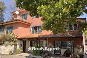 Villa di 431 m² con più di 5 locali e box auto dop