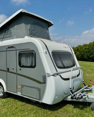 Caravan eriba feeling 425 con tetto sollevabile
