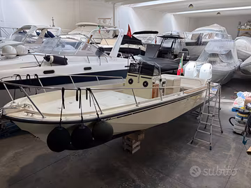 Boston Whaler 25 Outrage Classic