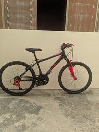 Bici mountain bike  MTB  btwin rockrider 500
