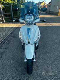 Piaggio Beverly 350