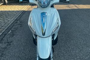 Piaggio Beverly 350