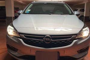 automobile Opel Astra Tourer benzina 1.4 Turbo SW