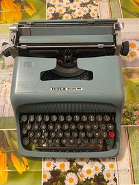 Macchina da scrivere Olivetti