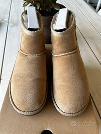 Ugg mini