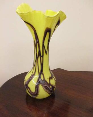 Grande vaso a tromba vetro giallo design Liberty
