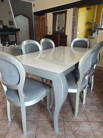 Sala da pranzo completa