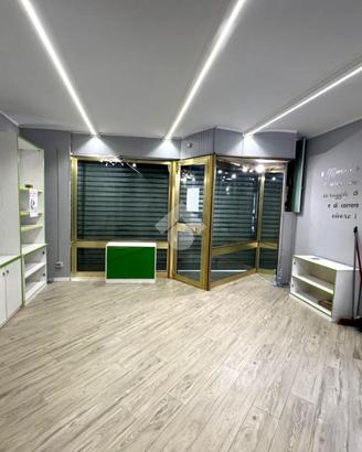 NEGOZIO A SANT'AMBROGIO DI TORINO