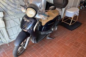 Aprilia Scarabeo 125 - 2011