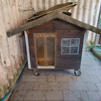 Cuccia per cani su ruote