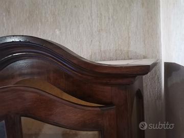 vetrina in noce d epoca 