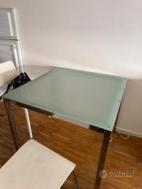 Tavolo quadrato piano vetro satinato