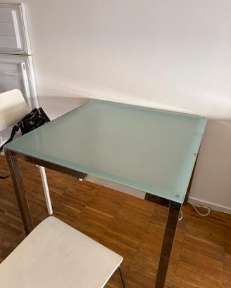 Tavolo quadrato piano vetro satinato