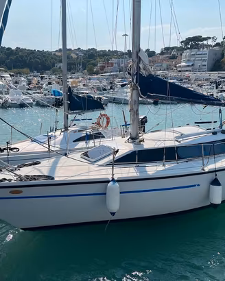 Comet 850 barca vela