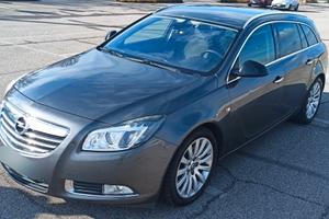 Opel insigna 220 CV automatica