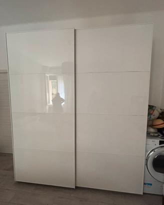 Armadio Ikea con ante scorrevoli