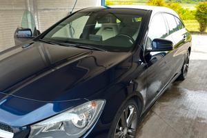Mercedes-Benz CLA 180d