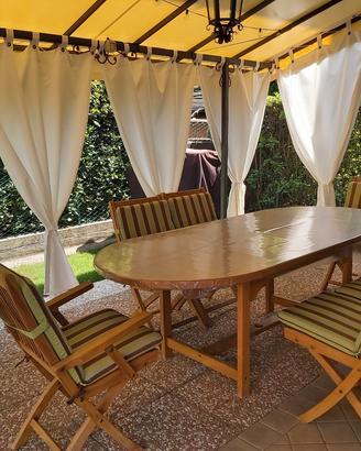 Tavolo e sedie da giardino 