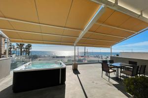 Residenaz 4 collonne contemporanea