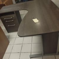 Scrivania in Legno Massello con Cassettiera