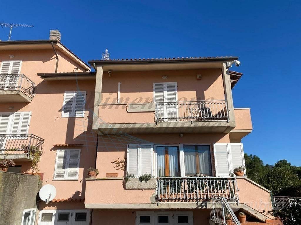 Appartamento di 85 m² con 4 locali e box auto a Ro - Vista 3