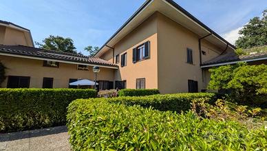 Villa di 168 m² con 4 locali e box auto doppio a L