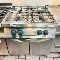 Cucina 4 fuochi Zanussi su vano con due porte