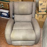Poltrona alzapersona / recliner