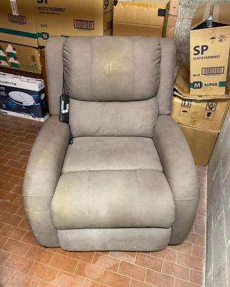 Poltrona alzapersona / recliner