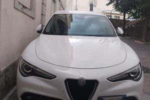 Alfa Stelvio Q4 2.2 2017 km 170.000