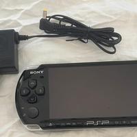 Sony PSP 3004 – Come Nuova + Alimentatore Original