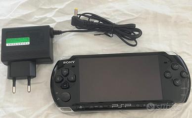 Sony PSP 3004 – Come Nuova + Alimentatore Original