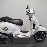 Piaggio Vespa 300 GTS hpe - 2015