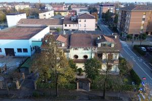 Complesso immobiliare con due unità abitative e la