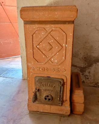 Stufa a legna originale Felici in terracotta