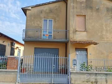 Casa indipendente con garage e giardino