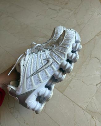 nike shox 37.5