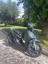 Kymco people S 200i
