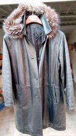 Giacca di pelle di colore nero