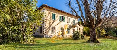 Rustico / Casale di 1000 m² con più di 5 locali e 