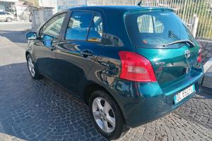  Yaris in buone condizioni 