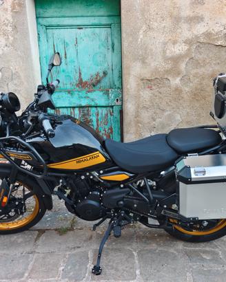 Royal Enfield Himalayan 450 super accessoriata