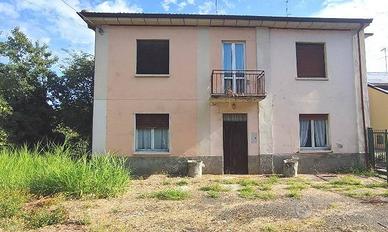 Casa indipendente di 200 m² con più di 5 locali a 