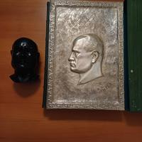 Libro,scultura e busto Benito Mussolini Duce