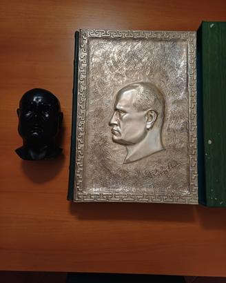 Libro,scultura e busto Benito Mussolini Duce