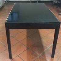 Tavolo nero rettangolare allungabile