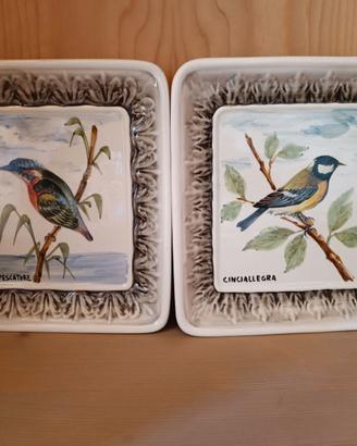 Coppia di piatti da parete in ceramica