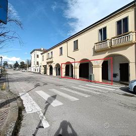 2 Vetrine a Castelguglielmo